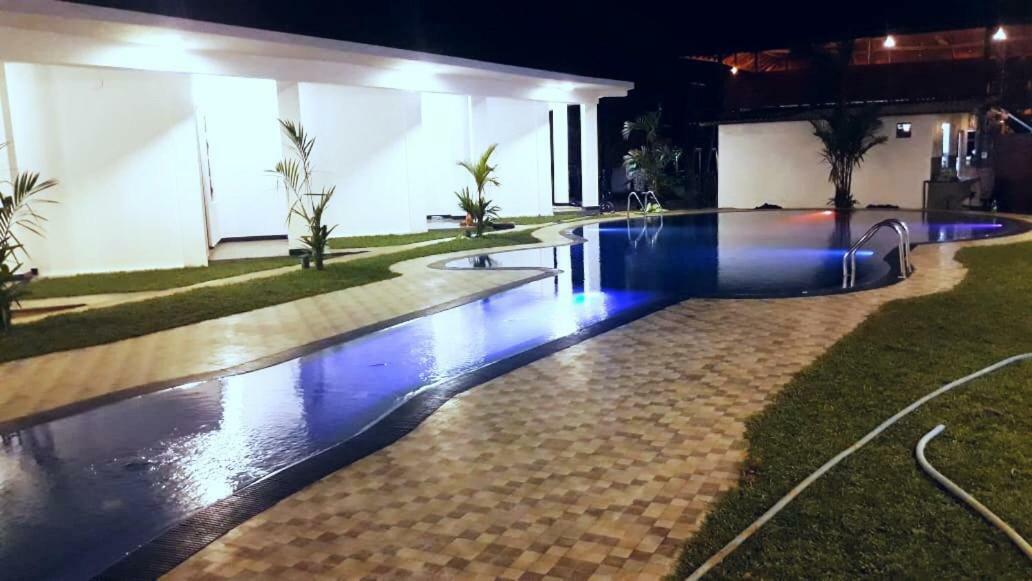 Hotel Guitar Bay Arugam Bay Esterno foto